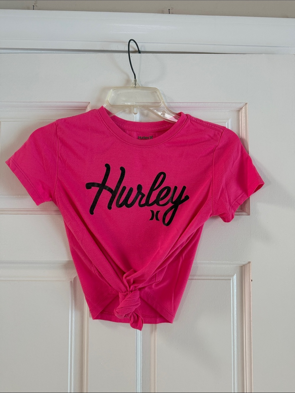 Hurley Bright Pink Tie-Front Logo Crop Tee girls. Size 8/10 M